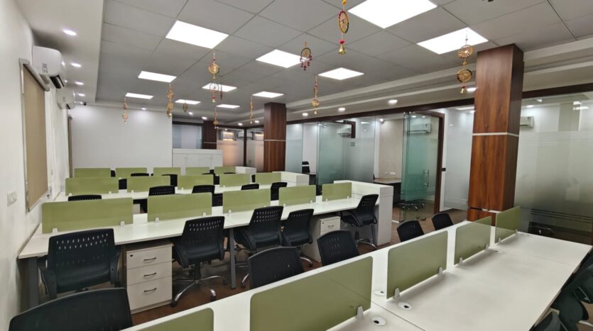 office space with multiple seating for rent in Noida Sector 65