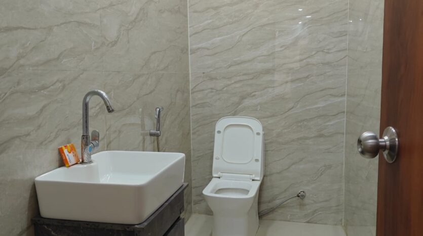 Clean washroom facility in furnished office space